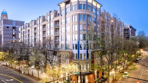 4 Star Mid-Rise Apartments