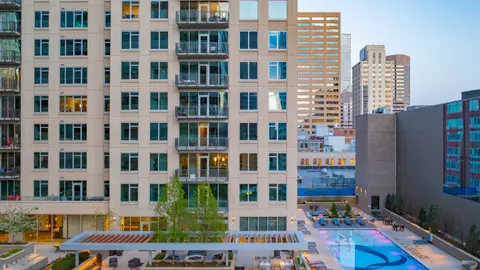 4 Star Hi-Rise Apartments