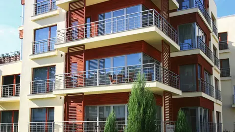 Five-storey apartment building, the mid-rise product that dominates US 5-unit-and-up permitting