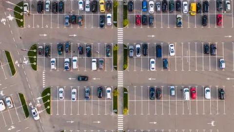 LOS ANGELOS SUBURB PARKING
